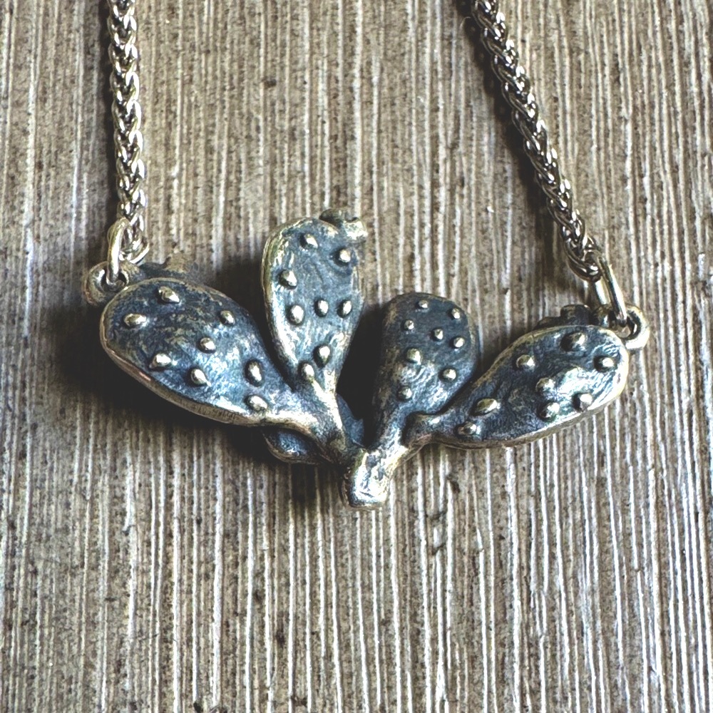 Elegant Silver Necklace James Very Retired Prickly Pear